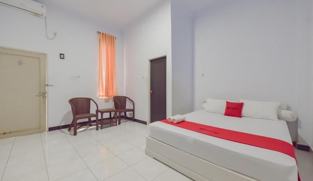 RedDoorz Syariah near Ramayana Mall Tarakan in Tarakan