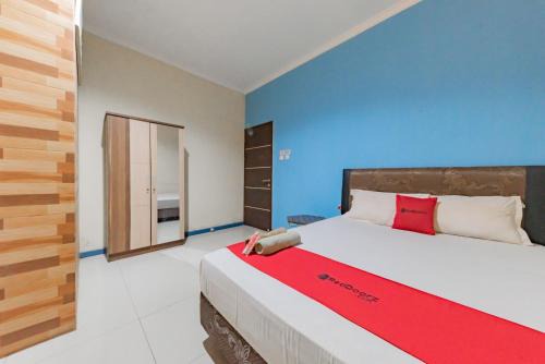 RedDoorz Syariah @ Pangeran Suryanata Samarinda in Samarinda