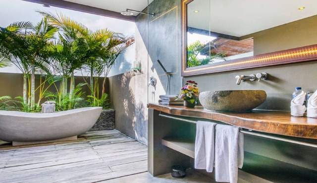Rent a Luxury Villa in Bali Close to the Beach, Bali Villa 2086 in Bali