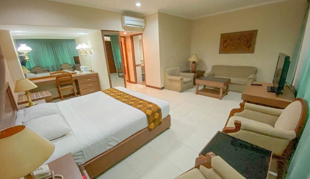 Riyadi Palace Hotel in Surakarta