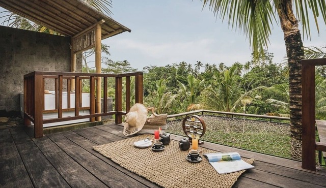 Romantic 1BR Villa with Jacuzzi View Ubud in Payangan