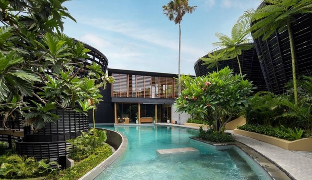 Romantic 1BR Villa with Rooftop Sea Views in Canggu