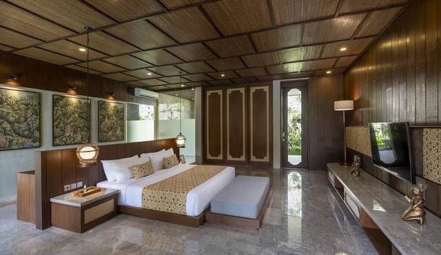 Romantic Private Pool Villa Near Monkey Forest with Spa & Breakfast in Kabupaten Gianyar