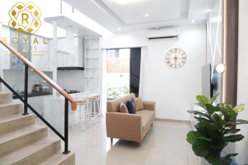 Royal Suites Home Villa 3BR with Private Pool - RHV4 in Batam Center