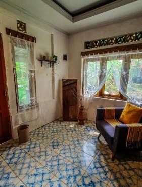 Rumah Gaharu - Kulon