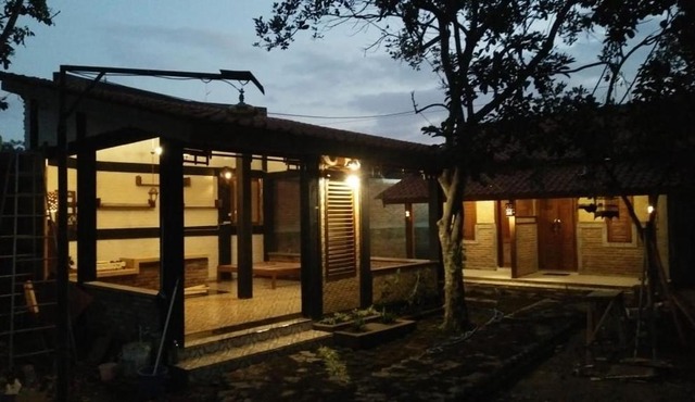 Rumah Kita Homestay in Dadapan