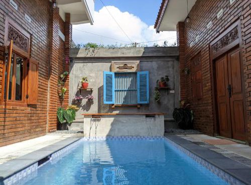 Sabi Red and Yellow House at Prawirotaman in Timuran