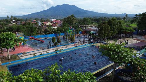 sahati homestay and swimingpool in Payakumbuh