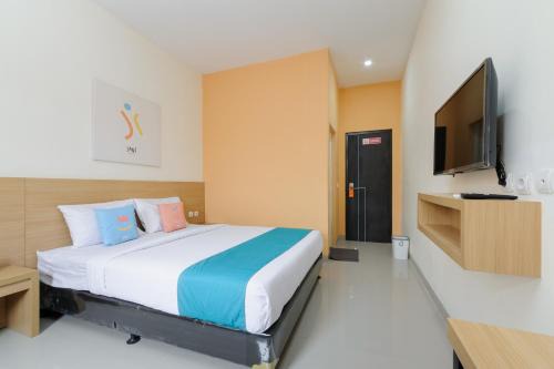 Sans Hotel Cibanteng Dramaga Bogor in Bogor