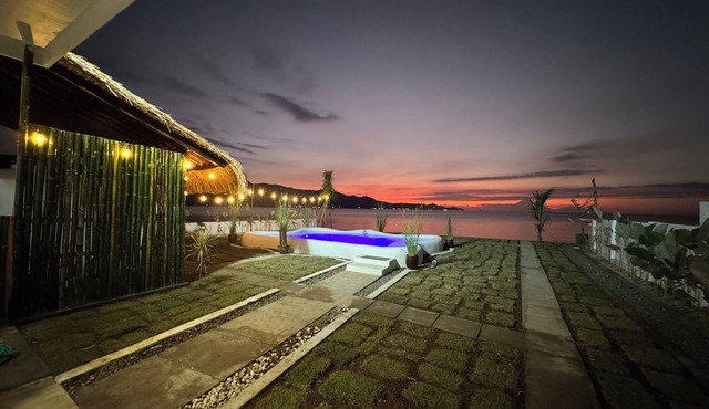 Sasak House:Private BeachFront Home in West Nusa Tenggara