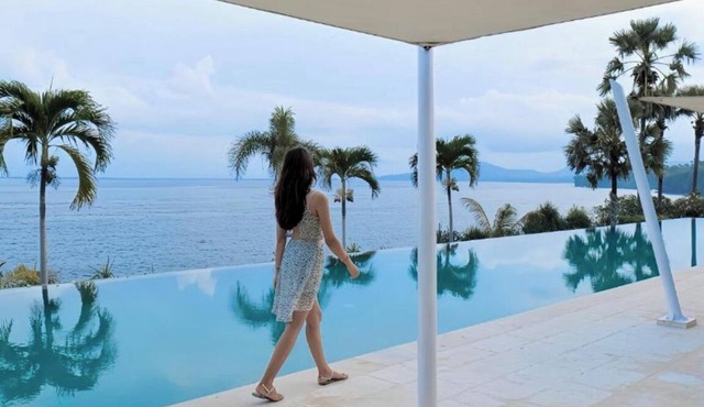 Sea Villa with Private Pool and Outdoor Space in Seraya