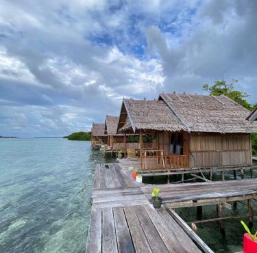 Senjahomestayrajaampat in Fam
