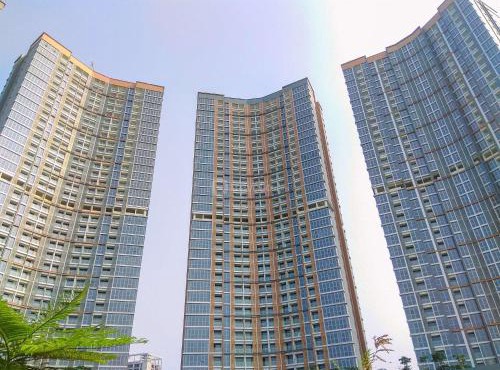Serene and Best Location 2BR Gold Coast Apartment By Travelio in Jakarta