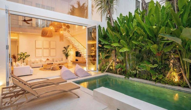 Serene Luxury Villa Near La Brisa and Echo Beach in Bali