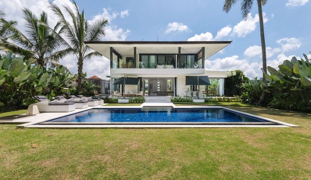 Serene Vibes in a Tropical Villa in Ubud