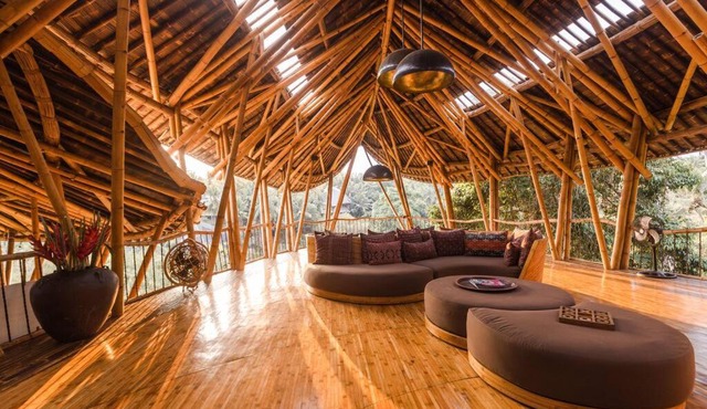 Sharma Springs 5 bds Luxurious Bamboo Mansion Pool in Bringkit