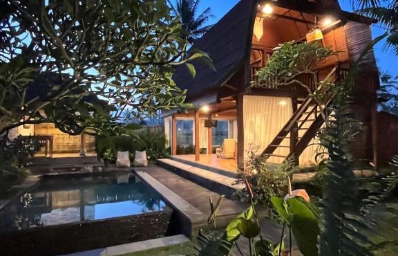 Shri Wedari Private Pool with Ricefield View in Tampaksiring