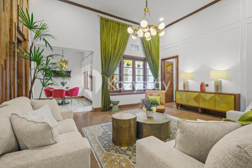 Skye Haus Villa by Kozystay - Dago in Bandung