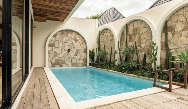 Spacious 4-bedroom Private villa in charming in Kuta with Swimming Pools in Tuban Kuta