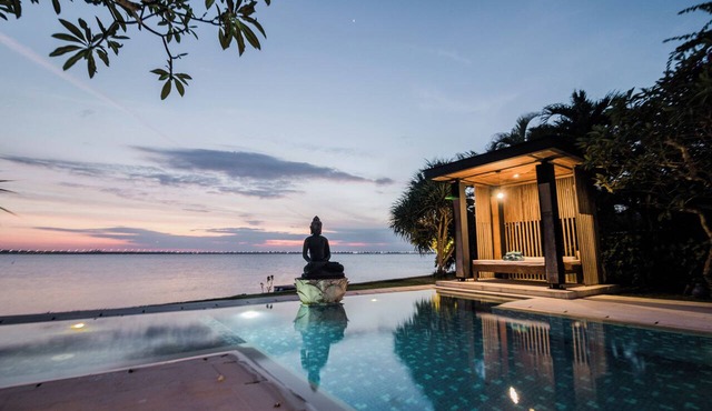 Spacious 4-bedroom villa by the sea in Benoa bay - Nusa Dua in Badung