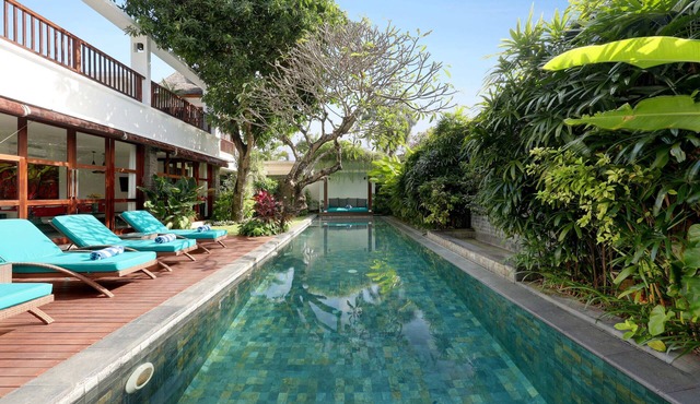 Spacious 5BR Villa Amira Walk to Legian Beach in Legian