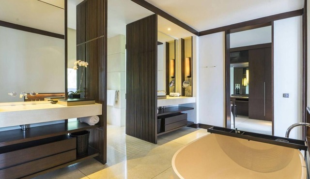 Spacious 6-bedroom villa with AC in quaint Kecamatan Tabanan in Kerambitan Tabanan