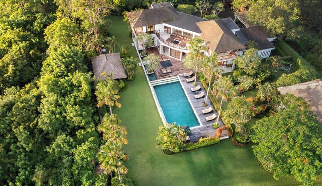 Spacious and Serene 6BR Villa Perfect for Events in Jimbaran