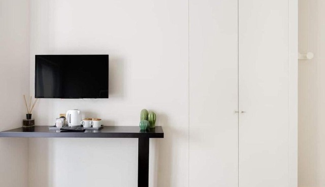 Spacious Private Ensuite Room for 3 people in Jakarta