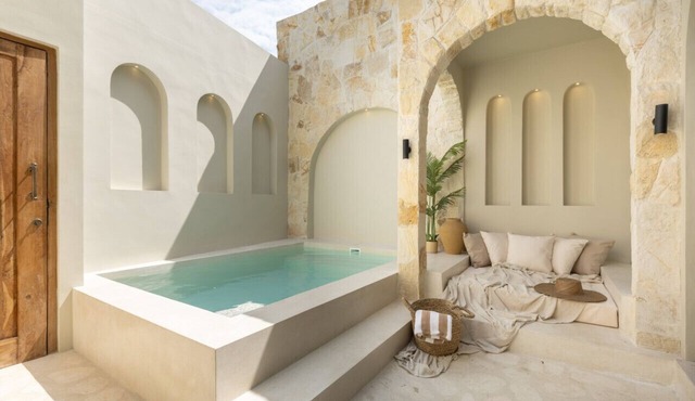 Spacious Romantic Villa Sawa in Pererenan in Pererenan