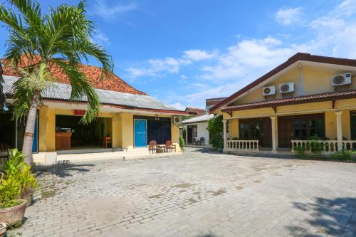 SPOT ON 2422 Hotel Moga Sari in Situbondo