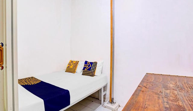 SPOT ON 90586 Hagawa Syariah Homestay in Lamongan