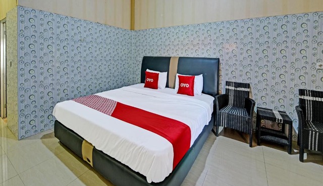 SPOT ON 91376 Hotel Bintang Flores in Cilacap
