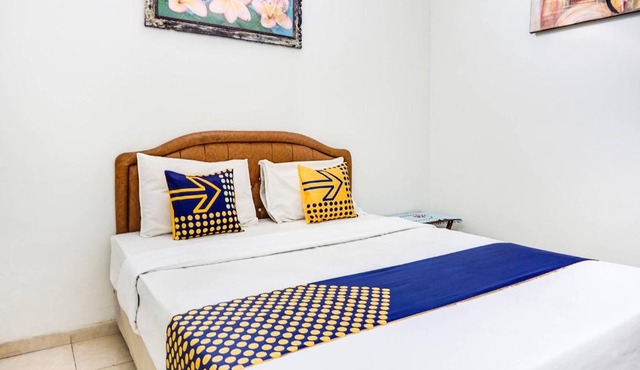 SPOT ON 91542 Hotel Emma in Malang