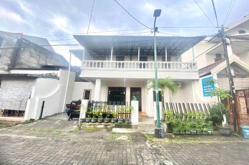 SPOT ON 93717 Nayus Homestay Syariah 4 in Yogyakarta