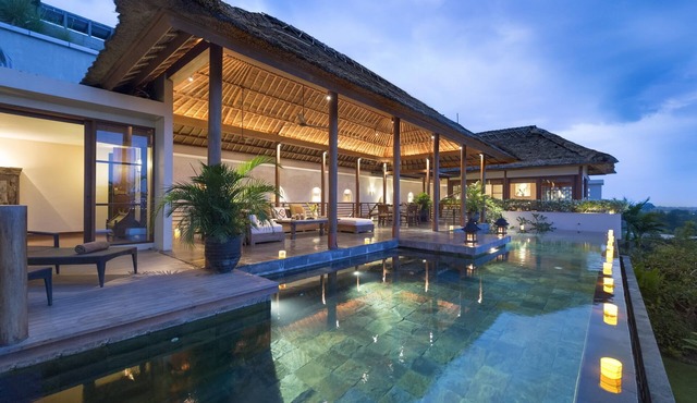 Stunning 6BR Villa W/Ocean View, Jimbaran! W/Private Gym Room! W/Swimming Pool! in Jimbaran