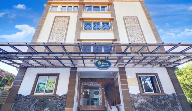 Stylish Twin Stay with Free WiFi Parking and Pool in Bali