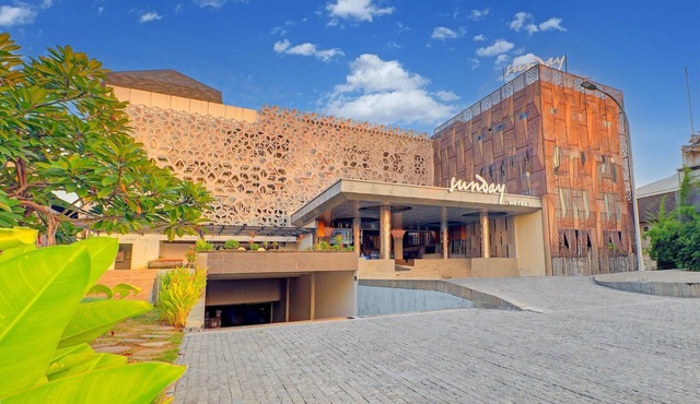 Stylish Twin Suite with Balcony and Free Parking in Bali