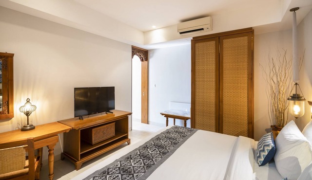 Suite Room with Kitchenette 2 minutes to Kuta Beach in Badung