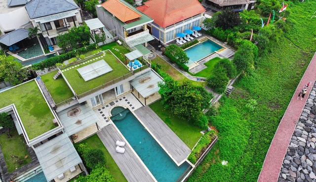 Sukawati Beachfront 2BDR Villa Sahadewa Private Pool Equipped Kitchen Free Wifi in Bali