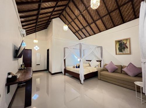 Sumatra Cheeky Monkeys Villa, Trekking and Tours in Bukit Lawang