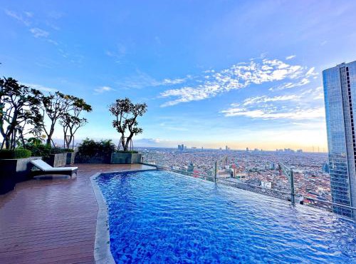 Sumptuous The Peak 2BR Apartment in Tunjungan Plaza 5 Surabaya City Centre by Le Ciel Hospitality in Surabaya