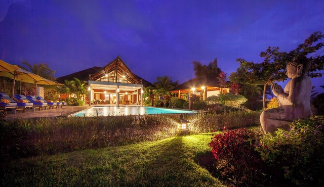 ☀Sunset☀ Beachfront Dreamvilla Lovina with pool in Lovina
