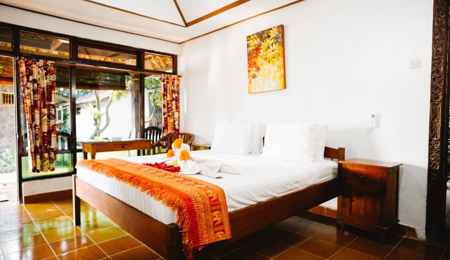 Temple Cafe & Seaside Cottages in Karangasem