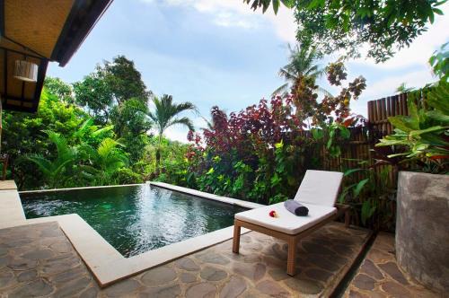 Temple Retreat Rumah Cantik in Banjar