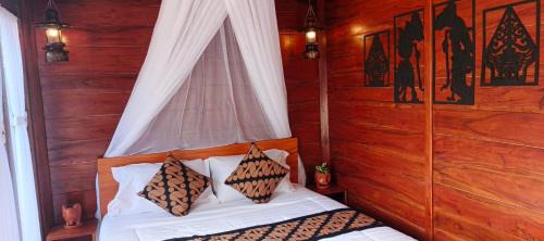 Tentrem Bungalow in Labuan Bajo