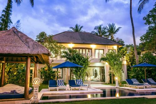The Beach Front Villas - North Bali in Kubutambahan