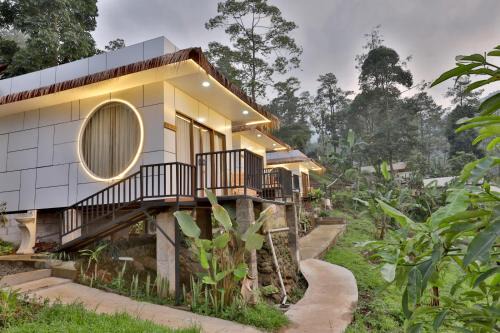 The Full Hot Spring & Resort in Kemloko-gede
