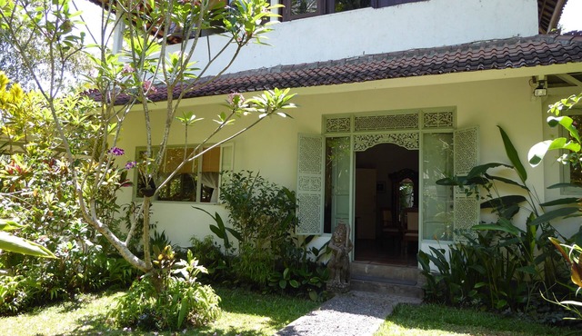 The Garden Cottage 2 bedroom Villa, Quiet and Peaceful Retreat Near Central Ubud in Ubud
