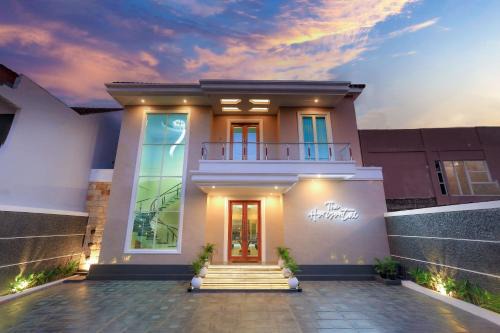 The Horizontal Hotel Pacitan in Pacitan