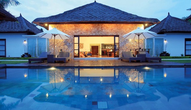 THE JIWA, a tropical Luxury Villa with Ocean Views&Lush Garden near Gili Island in Nusa Tenggara Bar.